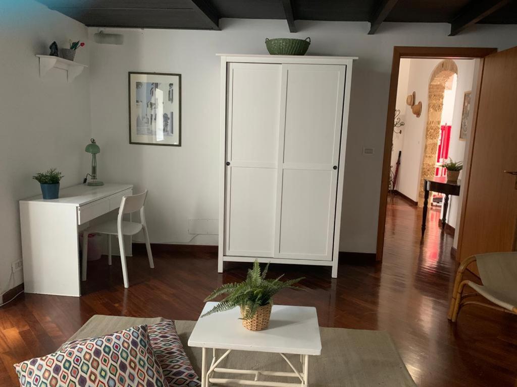 Casa Tea: Nel Cuore Del Centro Storico Palermo Luaran gambar