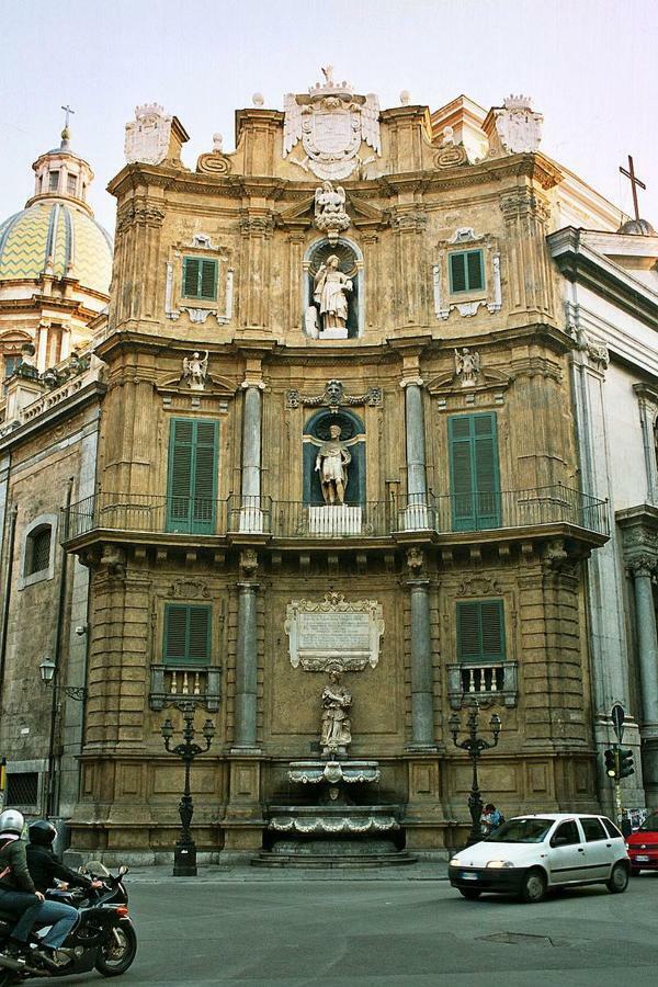 Casa Tea: Nel Cuore Del Centro Storico Palermo Luaran gambar